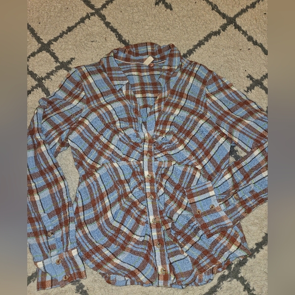 Pilcro ruched v neck button down large - Picture 2 of 6